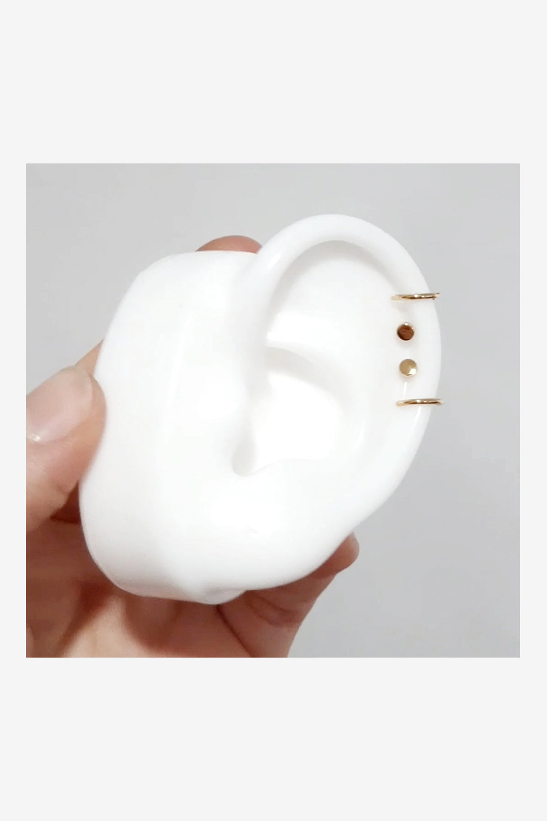 POINT SPIRAL EARRING