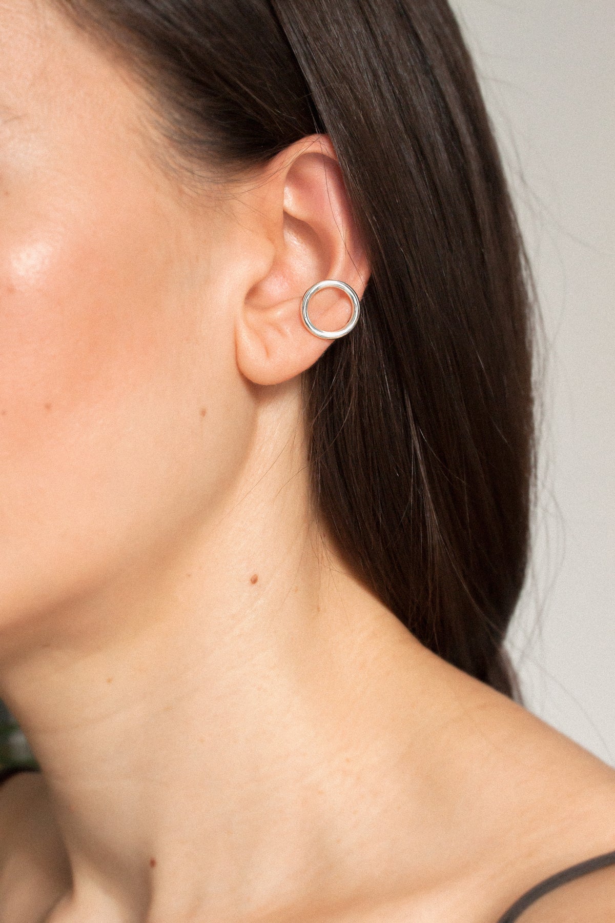 CIRCLE EAR CUFF