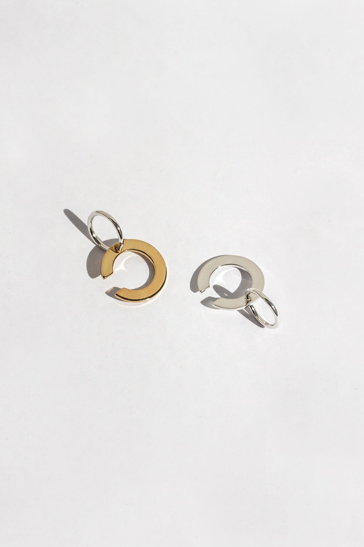 DISC LOOP EAR CUFF