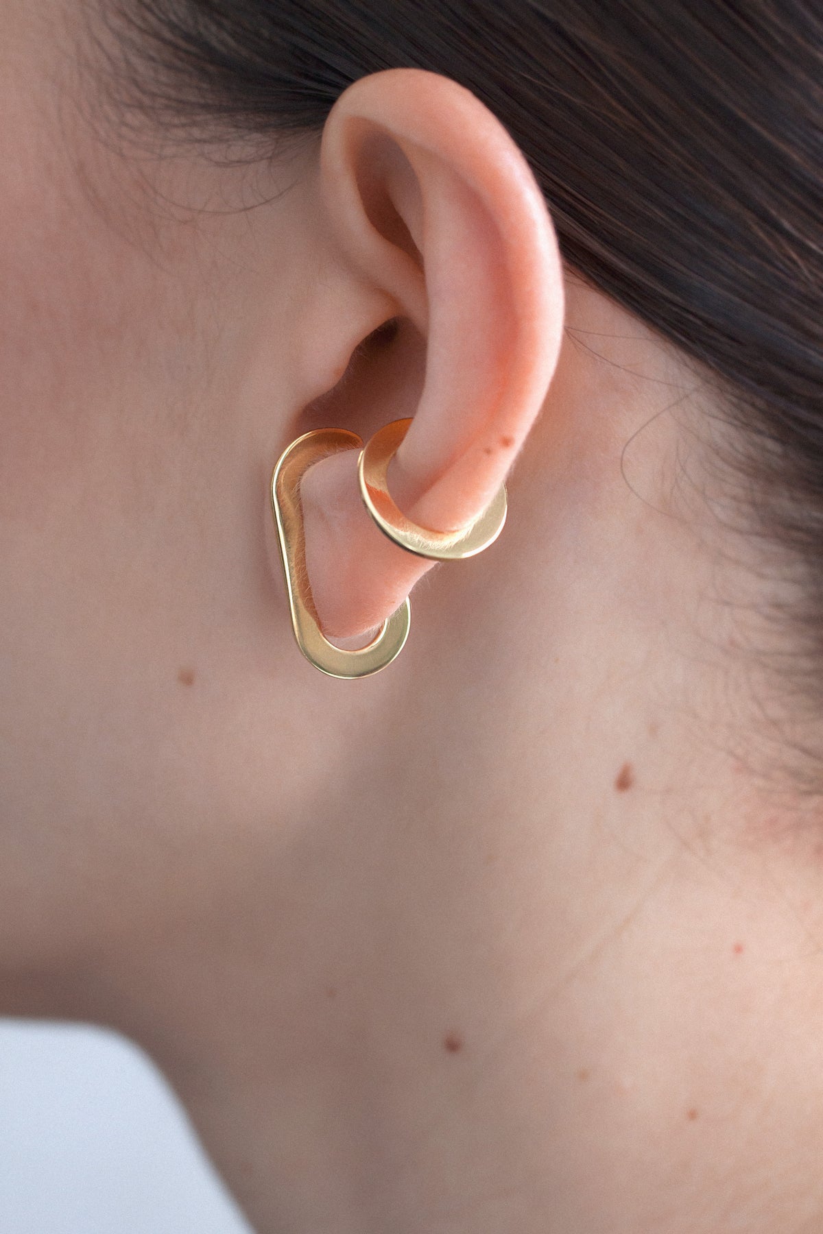 DISC EAR CUFF