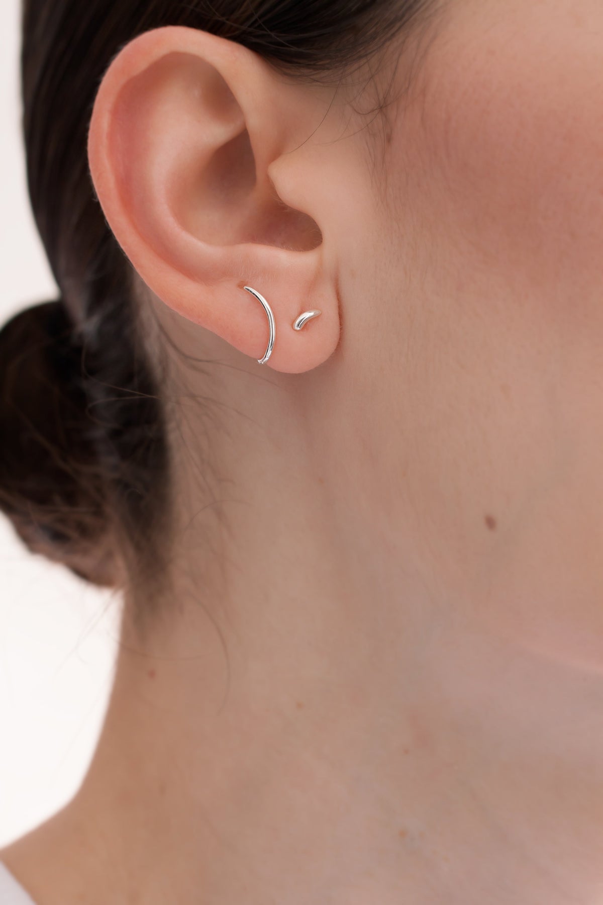 BRISA LOOP EARRING