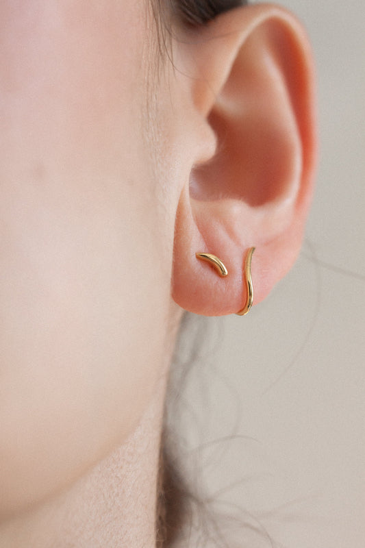BRISA LOOP EARRING