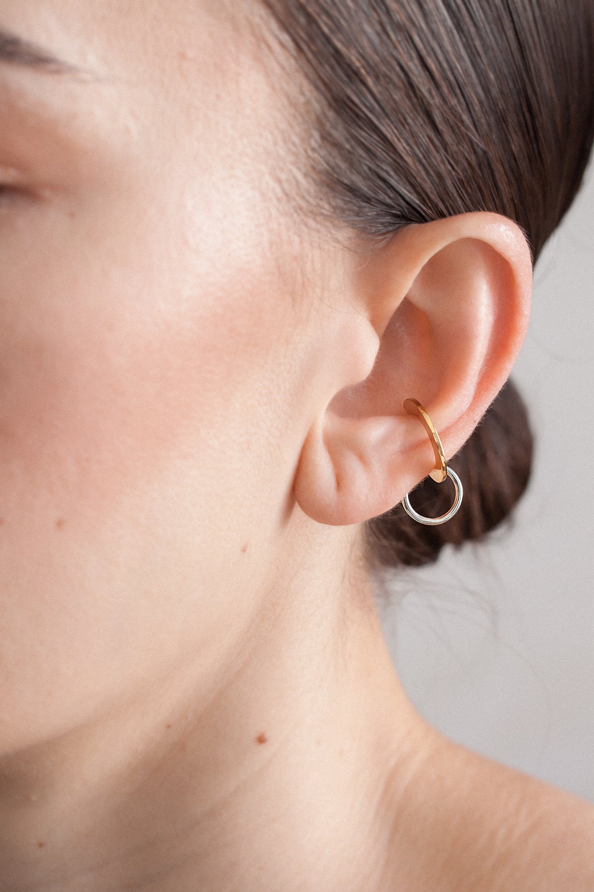 DISC LOOP EAR CUFF