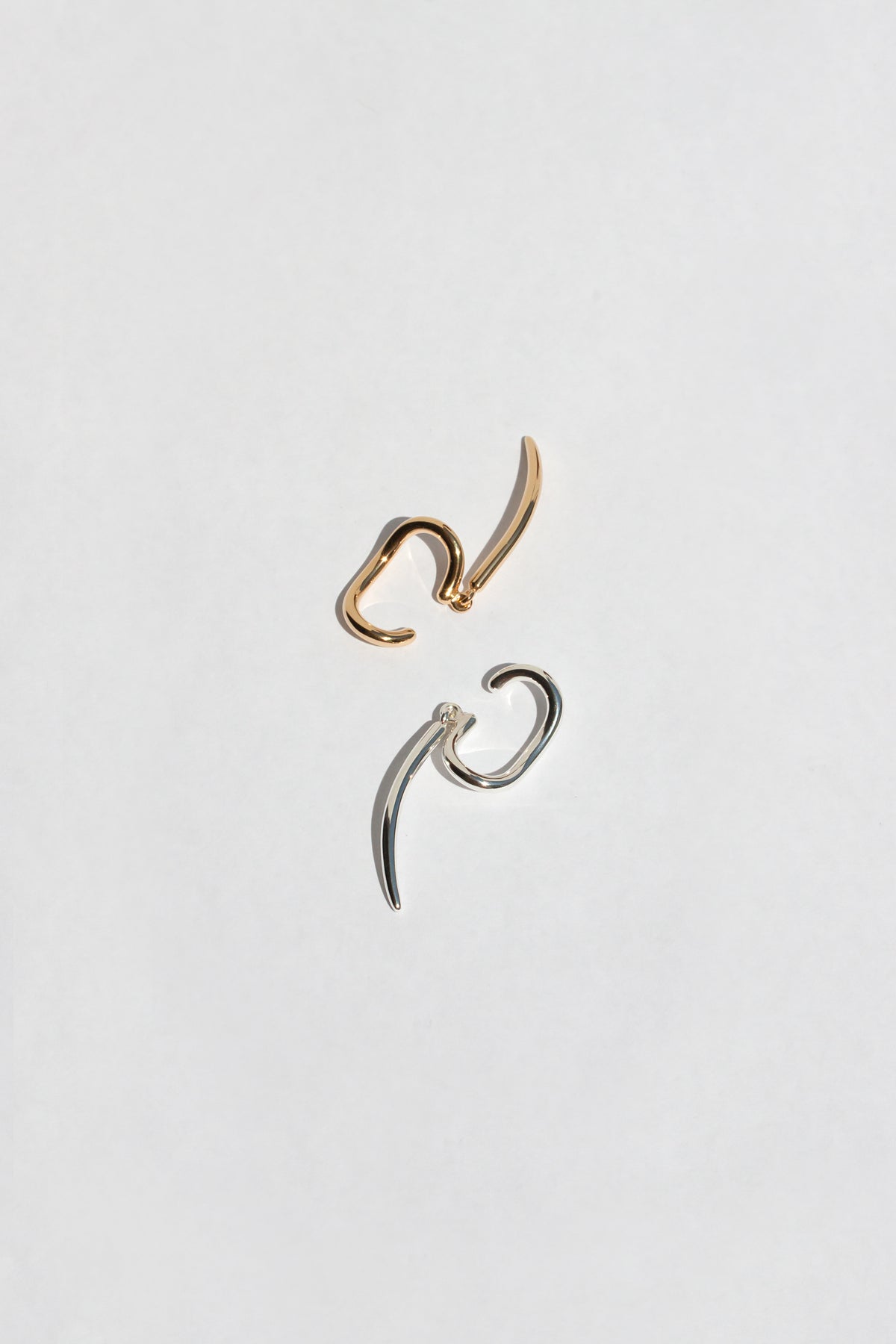 PENDULUM EAR CUFF