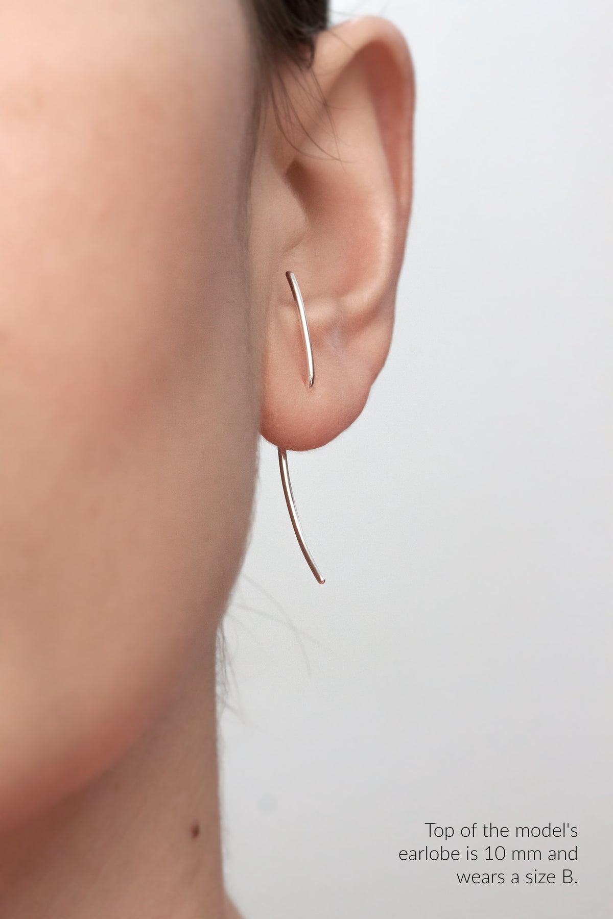 SLEEK EARRING