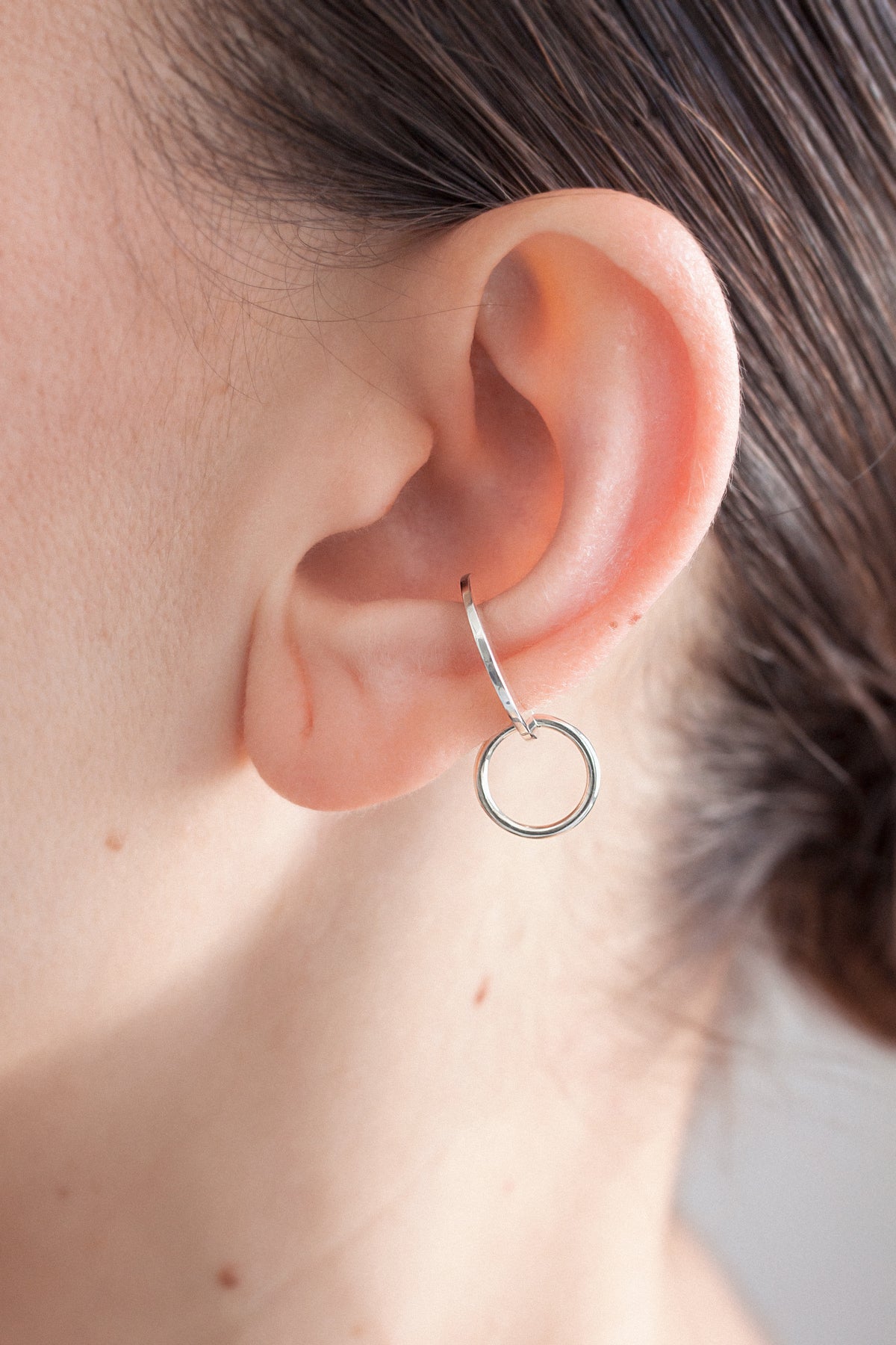 DISC LOOP EAR CUFF